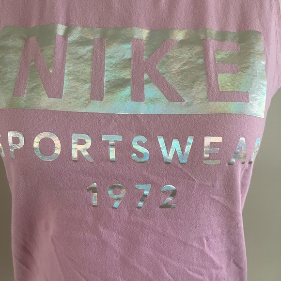 NIKE Holographic Pink Sleeveless Shirt size XS - Picture 2 of 5